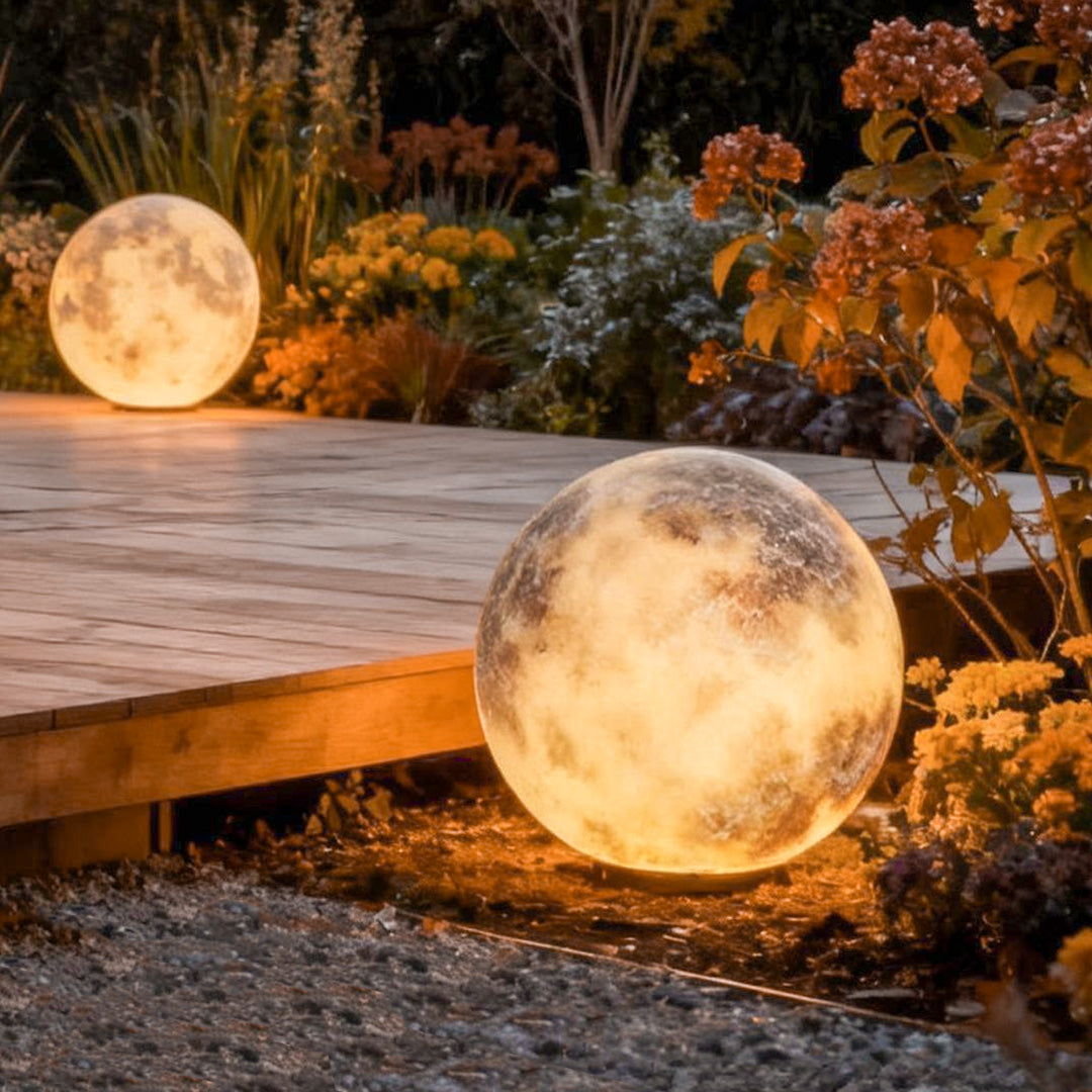 Outdoor Lawn Light - Modern LED Moon Globe - Solar Garden Pillar Lamp